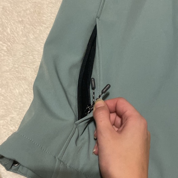 Teal women’s new with tags winter vest with zippered pockets - Picture 4 of 11